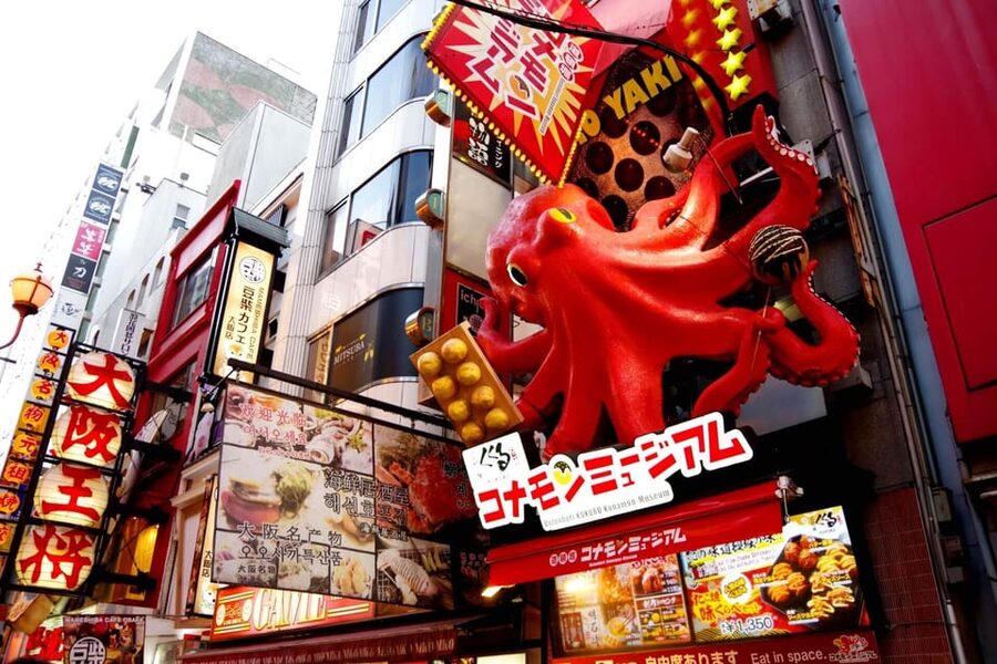 1-Day walking tour in Osaka:Castle, temples and Ukiyoe - Shinsaibashi Finish, a Long-Running Shopping Street