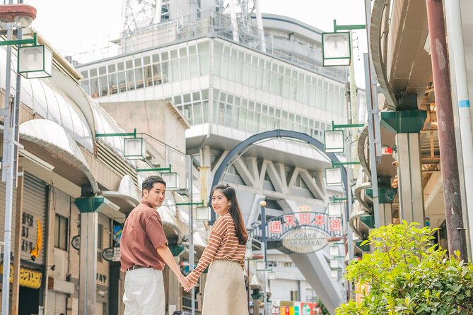 1 Hour Private Photoshoot in Osaka - Getting Dotonbori night looks, or Osaka Castle daytime classics