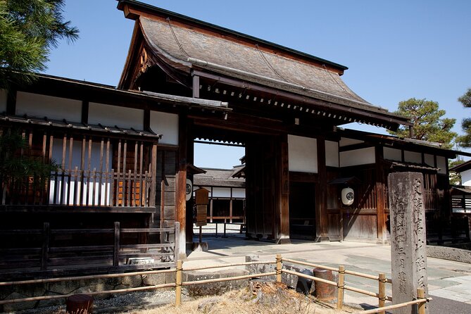 2-Day Bus Tour to Shirakawago & Hida No Sato Winter Illumination - Day 2 at Miyagawa Morning Market: souvenirs, snack stops, and a slower pace
