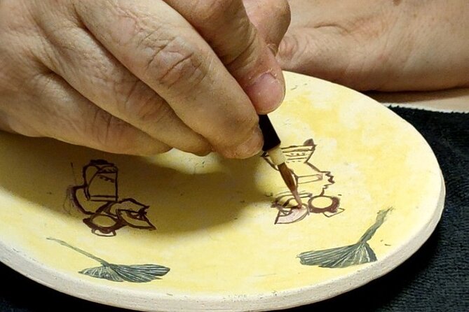 2 Hours Private Painting of Ceramics in Osaka - Language Options: English, Spanish, or Catalan