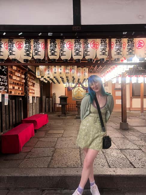 3.5h Osaka Night guided Local Bar Hopping, Sake & Karaoke - Stopping for a Temple at Night: Hozenji Temple Prayer Time
