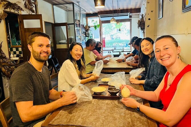 90 min Shared Handmade Udon Experience - Osaka Udon Class in a Michelin-Listed Restaurant Setting