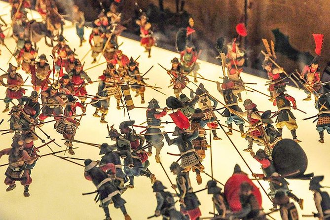 A Tour to Explore the Symbol of Osaka: Osaka Castle - Inside the Reconstructed Osaka Castle: Exhibits and the Golden Tea Room
