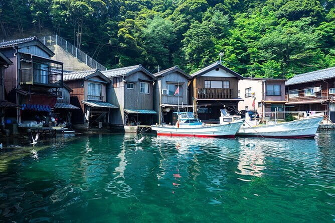Amanohashidate & Ine Boathouse Full-Day Tour from Kyoto or Osaka - Chion-ji Temple and the fan-shaped omikuji stop