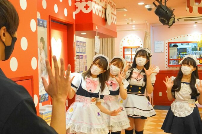 Anime shopping tour in Osaka: figures, Manga, Maid Cafe, Knife - Price and value: what $96.25 buys you in Osaka