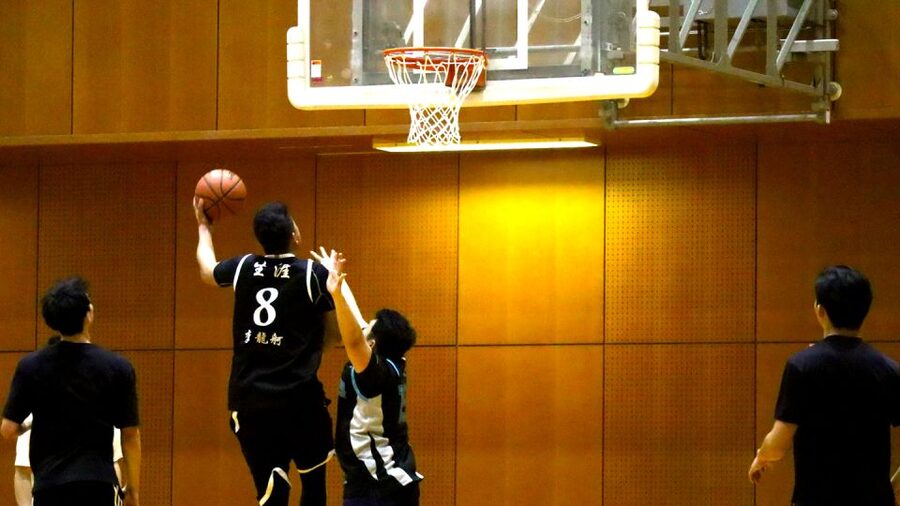 Basketball in Osaka with local players! - Price and value: what $6 buys you in a real gym setup