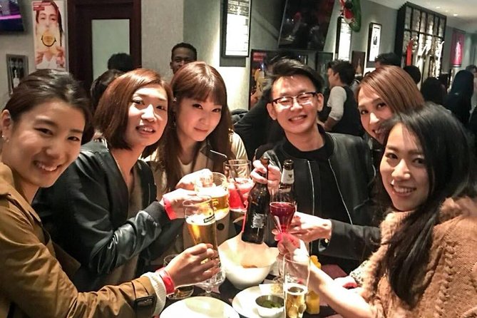 Casual chats w/Japanese Locals (in Chinese or English)! - The cafe-bar vibe: pool table, games, and low-pressure conversation