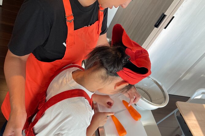 Cooking Ramen&Gyoza/KatsuCurry/Bento/Okonomiyaki+Store Tour@Osaka - What you eat, and why it tastes like Osaka