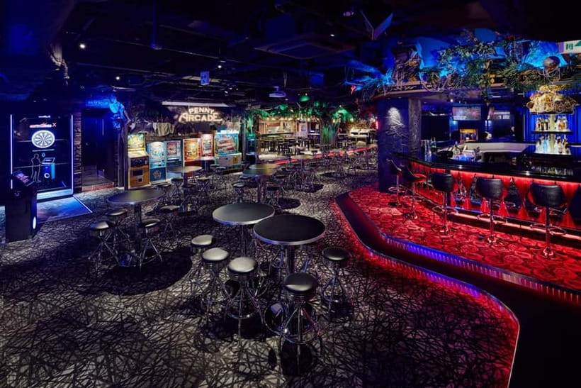Darts & Billards Amusement Bar【Osaka BeeRUSH minami branch】 - Darts and billiards at night, a plan that feels different