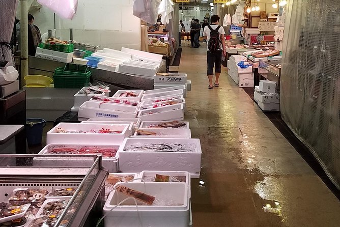 Deep Dive: Osaka Food Markets from Local to Luxurious! - Kuromon Ichiba Market: your best concentrated hit of meats, fish, and produce
