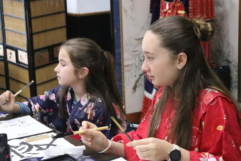 Experience Samurai and traditional Culture to the fullest - Samurai Calligraphy: Writing the Words of Resignation