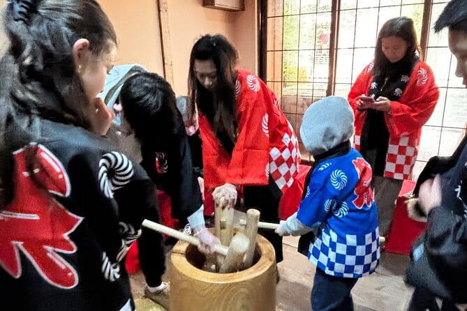 【Family Friendly】Traditional Mochi Pounding Experience - Family-Friendly for Under 13, With Adult Options Too