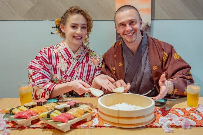 【For adult】Traditional Mochi Pounding Experience with Tasting - Instructors who keep it friendly and clear