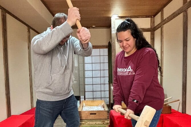 【For adult】Traditional Mochi Pounding Experience with Tasting - Your 1-hour flow, from steamed rice to shaped mochi