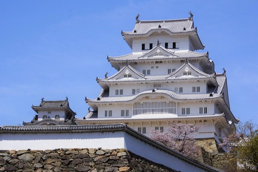 From Osaka: Himeji Castle, Arima Onsen & Mt. Rokko Day Tour - Karoyashiki-ato Park lunch and the value of a short reset