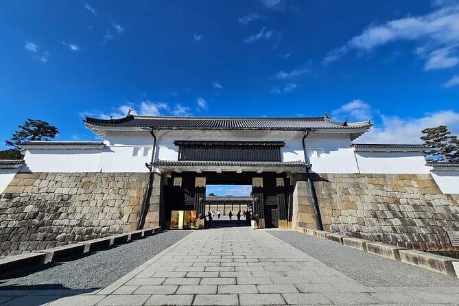 From Osaka or Kyoto: Full Day Sightseeing Tour of Kyoto - Stop by stop: how each Kyoto highlight plays in real life
