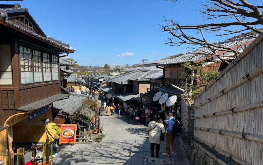 From Osaka: Private Customizable Day Tour to Kyoto - Kinkaku-ji, the gold pavilion and why timing matters