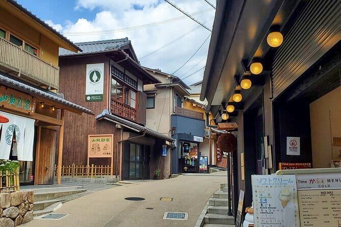 Himeji Castle, Arima Onsen & Mt. Rokko: 1-Day Bus Tour from Osaka - Koko-en and the castle grounds: garden time that makes the day