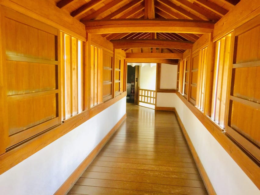 Himeji: Private Guide Tour of the Castle from Osaka or Kyoto - A guide can change the whole experience (including Mouloud)