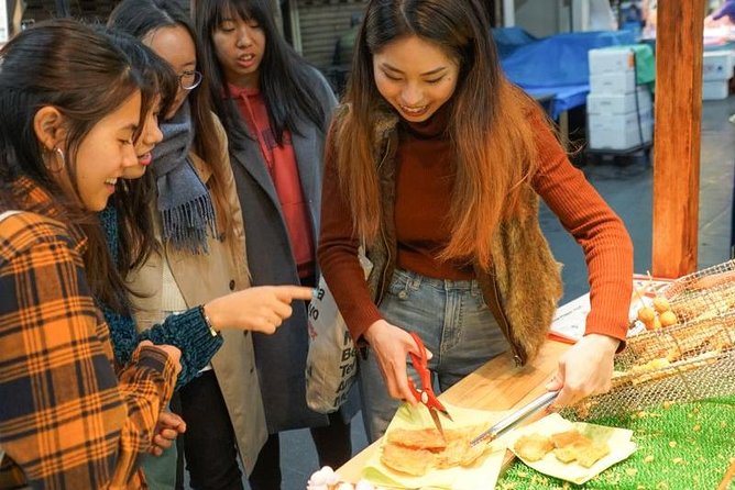 Kuromon Market Food Walking Tour in Osaka (6 stops, 6 tastes) - How the Guides Make Ordering Feel Easy (and Sometimes Funny)