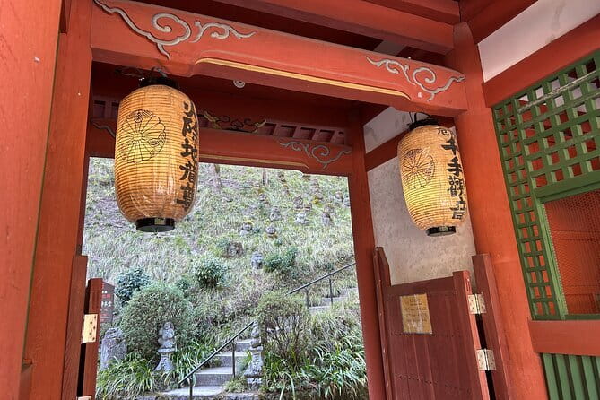 Kyoto Shore Excursion from Osaka with Japanese Guide - Gion Shirakawa: old wooden lanes and a stream-side stroll