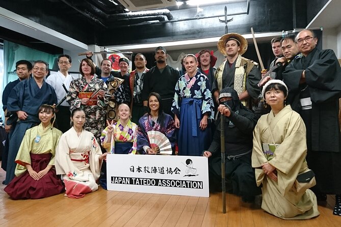 Learn The Katana 'Sword' Technique of Samurai and Ninja - The Katana Lesson: Holding the Sword and Learning 8 Katas