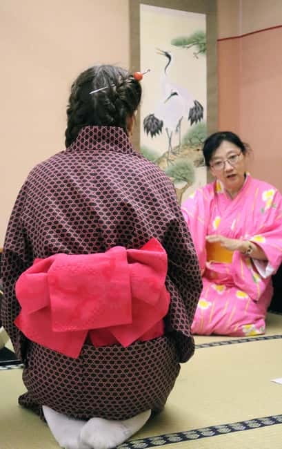 Learn Zen in a class of making Matcha tea near Osaka Castle - Price and value: is $40 worth it in Osaka?