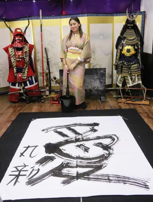Learning Shodo with a kimono and Trying Samurai Calligraphy - Getting oriented at Samurai Honor, Osaka, and the real 30-minute early rule