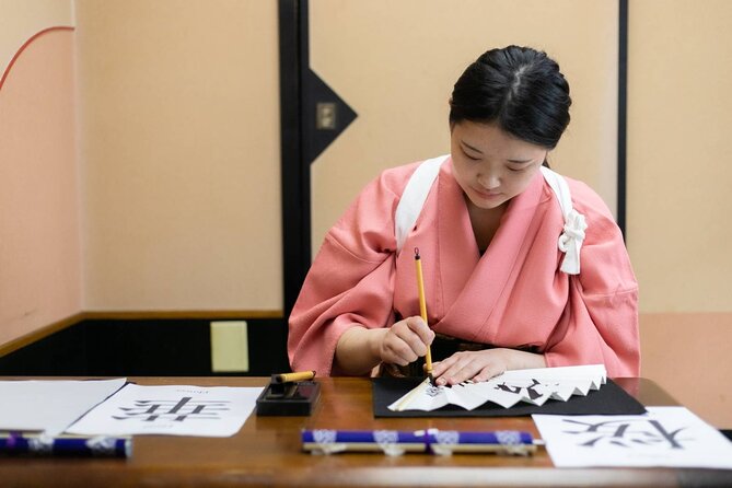 Learning Zen of Japanese Calligraphy in kimono near Osaka Castle - Brush technique you’ll repeat: tome, hane, harai
