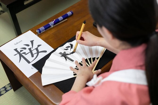 Learning Zen of Japanese Calligraphy in kimono near Osaka Castle - Photo shoot and digital photos: how to get the most out of it