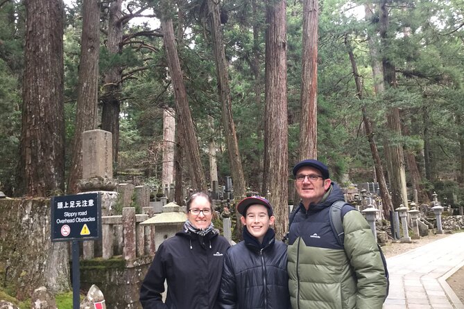 Mt Koya Full Day Tour from Osaka with Licensed Guide and Vehicle - Reihokan Museum and Daishi Kyokai: treasures and the administrative center