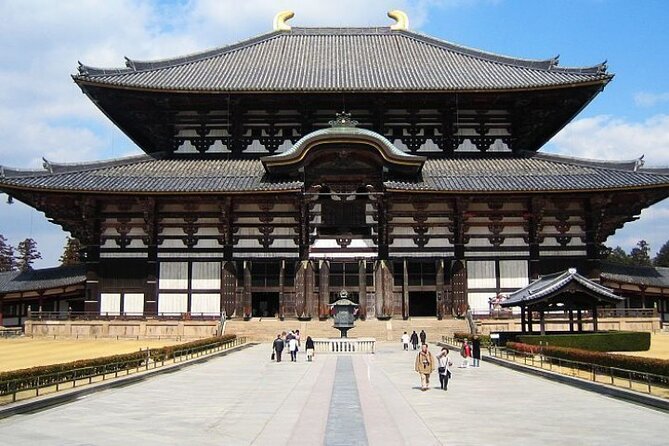 Nara, Todaiji Temple & Kuroshio Market Day BUS Tour from Osaka - Wakayama Castle Stop: Old Power, Paid Entry, and Possible Closures