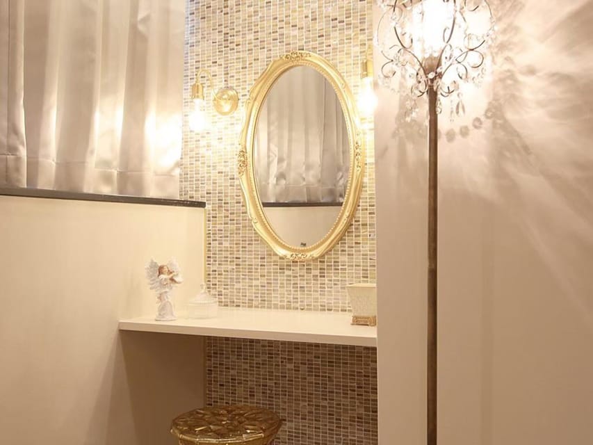 Osaka 60 minutes Full body or Facial massage for women - What happens first: head massage and intestinal therapy with oil