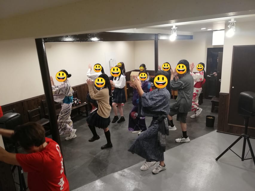 Osaka: Bon Odori Dance Class with Drink - The second half: dance freely, fewer rules, more payoff