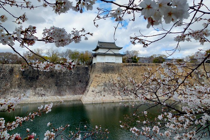 Osaka Castle Hidden Gems Walking Tour + Multilingual Audio Guide - QR-code audio guide in 6 languages, plus WiFi near the host