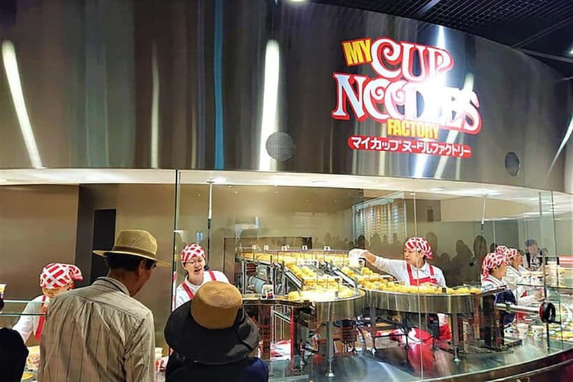 Osaka: Castle, Museum, and Cup Noodle Walking Tour - Tenjinbashi-suji Shopping Street Lunch on Japan’s Longest Market Street