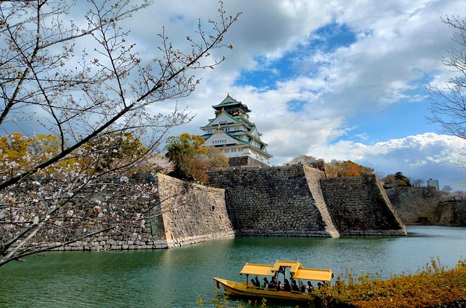 Osaka Castle & Temple Walking Tour with Multilingual Audio Guide - Osaka Castle Park: Main Tower Photo Viewpoints Without the Guesswork