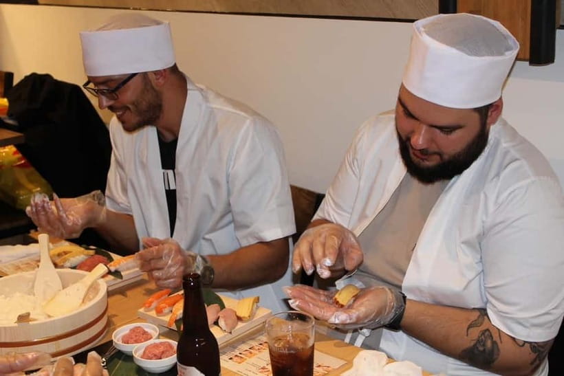 Osaka Dotonbori: Vegan/Vegetarian Sushi Making Experience - Step 4: Shaping Your Sushi With Fingers