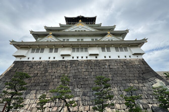 Osaka Early Morning Osaka Castle Tour Avoid Crowds - Guides Suzu and Megumi: calm explanations that make details stick