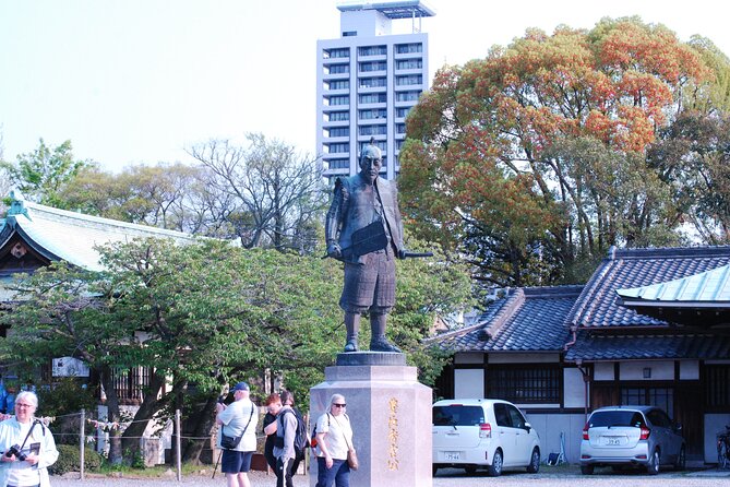 Osaka: Explore Osaka Castle Guided Tour - Pacing, group size, and the 15-person factor