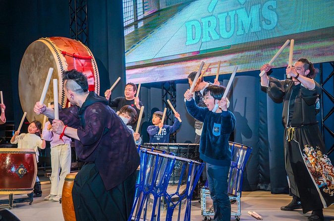 OSAKA:Feel the Power! Learn Taiko Drum from Professionals - The video gift is the smart souvenir