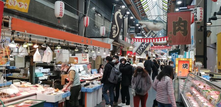Osaka: Five Must-See Highlights Walking Tour & Ramen Lunch - Kuromon Ichiba Market, a covered market built for tasting