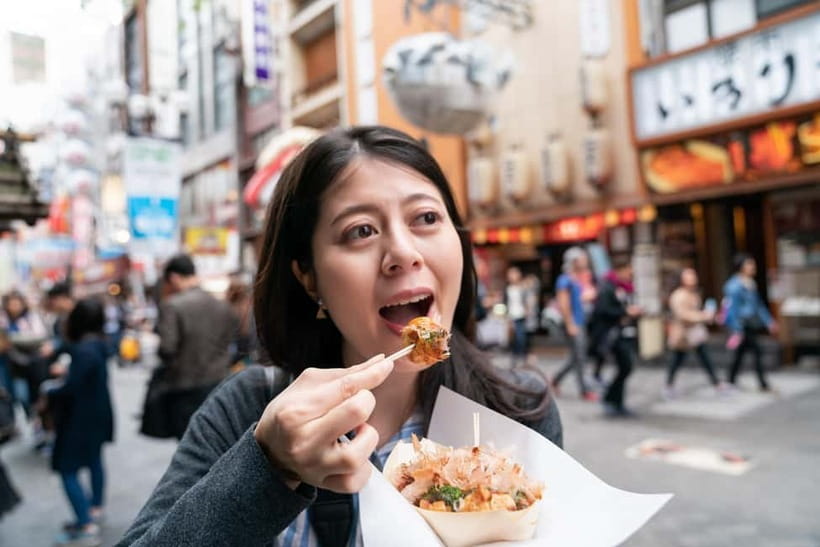 Osaka: Food Tour Kuromon Market & Dotonbori with Guide - Kuromon Market: Where You Can Actually Taste Osaka