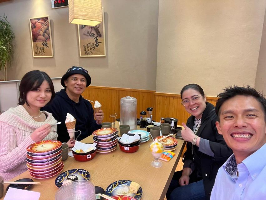 Osaka: Full-Day City Tour with a Guide and Public Transport - Osaka Castle Park and the castle entrance: more than a photo stop