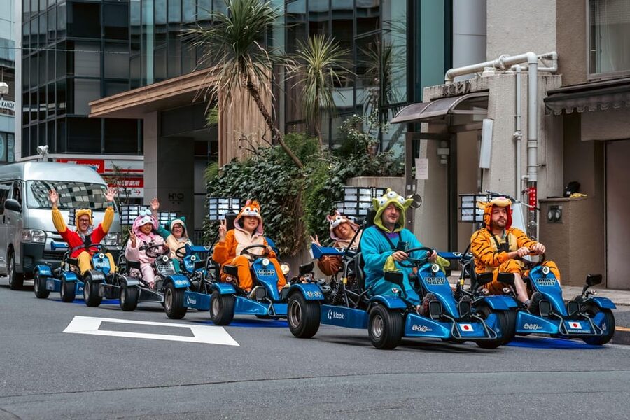 Osaka: Go Kart Tour on Osaka Streets with Guide - Costumes, goggles, and photos: the “serious fun” package