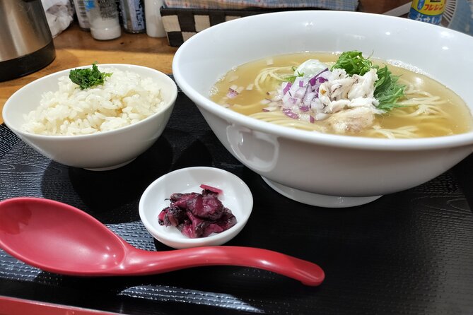 Osaka Half-day E-bike Adventure: Minoh Falls & Katsuoji Temple - Minoh Falls in Real Time: Park, Walk, and Find the Best Viewing Spot