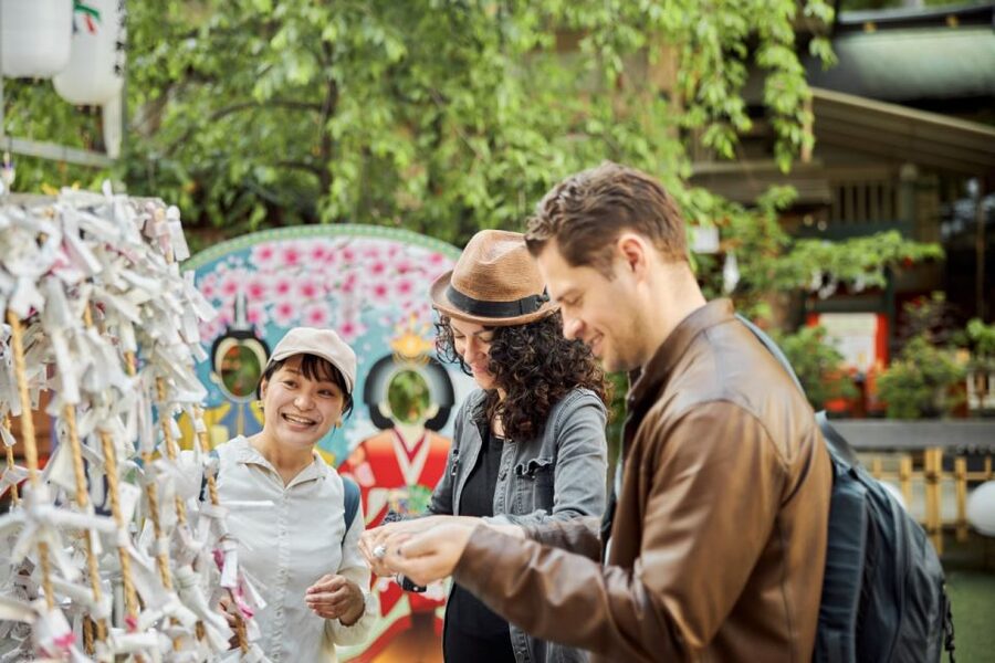 Osaka: Highlights & Hidden Gems Private Walking Tour - Guides that make or break the day