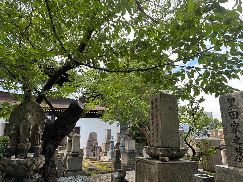 Osaka: Japan’s Oldest Temple & Bone Buddha Walking Tour - The Pure Land Garden and the Meaning of the Setting Sun