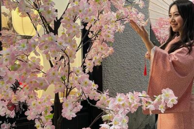 Osaka Kimono Experience – Quick Traditional Dress & Photos