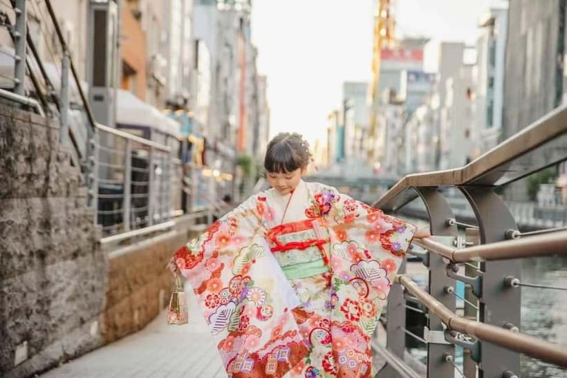 Osaka: Kimono or Yukata Rental &Photos Service Options - Dressing time, styling choices, and the small-group feel